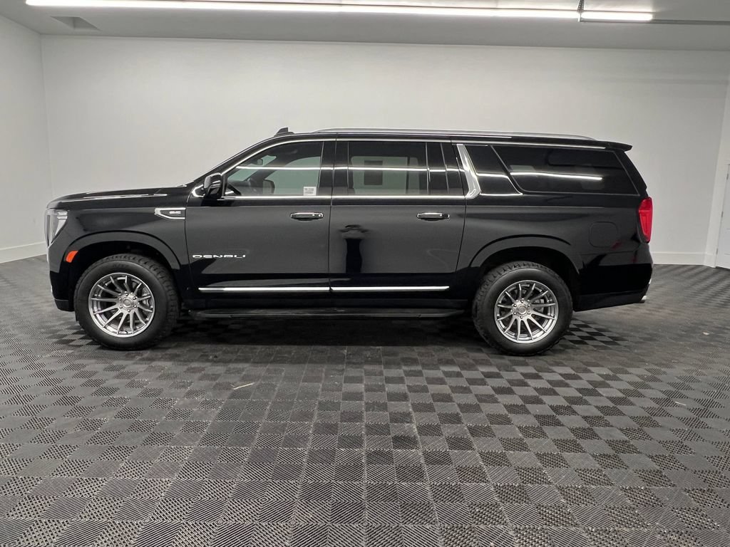 Used 2024 GMC Yukon XL Denali AWD/4WD image 2