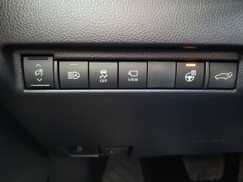 Used 2022 Toyota Venza Limited image 20