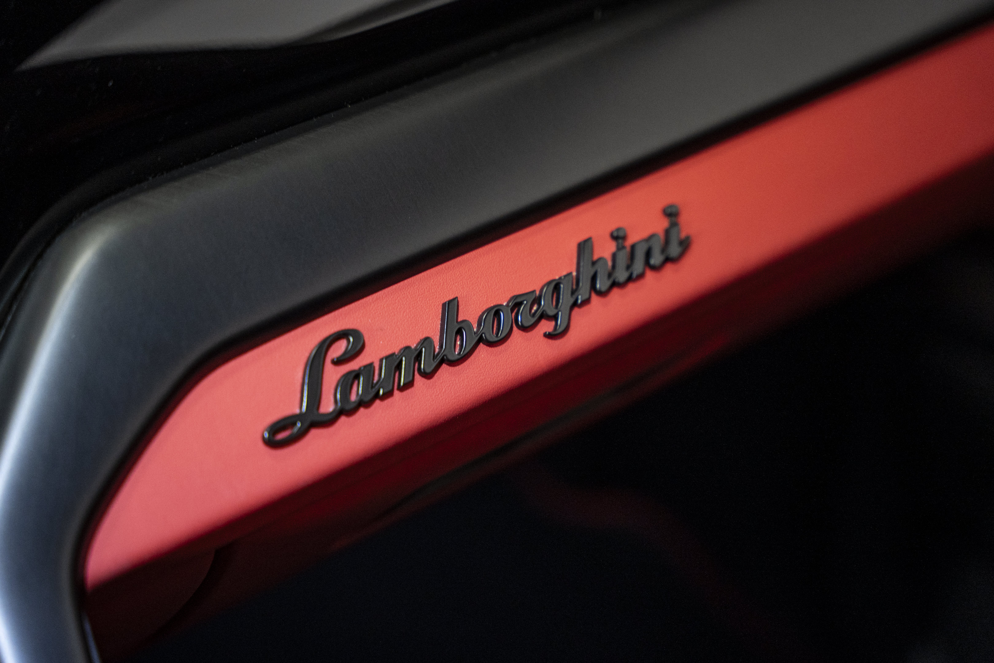 Used 2024 Lamborghini Urus S AWD/4WD image 40