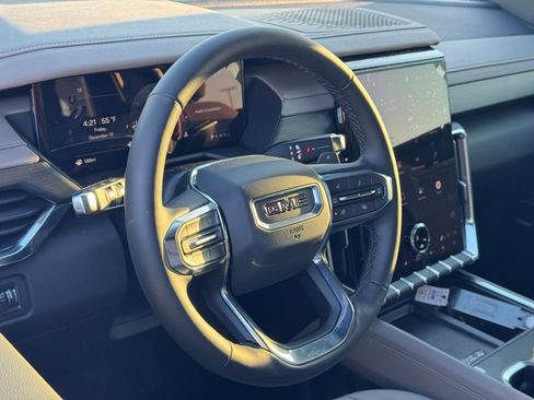 New 2026 GMC Acadia Elevation image 15