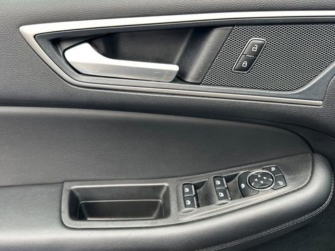 Used 2024 Ford Edge SEL image 11