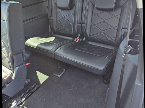 Used 2024 Volkswagen Atlas SE w/ Panoramic Sunroof Package FWD image 21