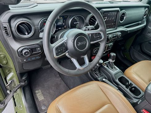 Used 2023 Jeep Wrangler Unlimited Rubicon 4xe AWD/4WD image 10