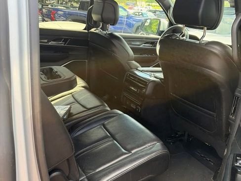 Used 2022 Jeep Wagoneer Series II AWD/4WD image 17