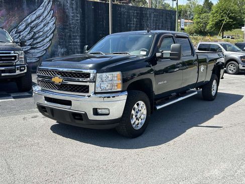 Used 2013 Chevrolet Silverado 2500 LTZ w/ LTZ Plus Package AWD/4WD image 7