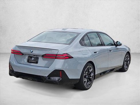 Used 2026 BMW 530i w/ M Sport Package RWD image 5