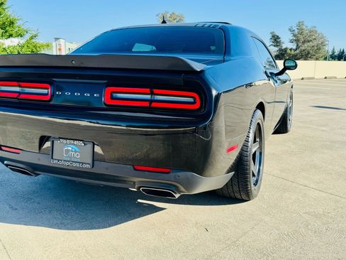 Used 2016 Dodge Challenger R/T Plus image 20