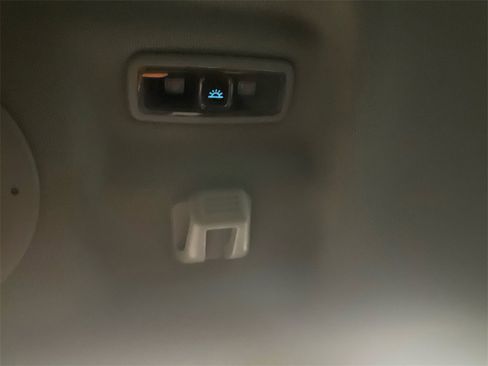 Used 2022 Ford Explorer XLT w/ Class IV Trailer Tow Package image 26