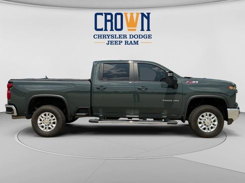 Used 2026 Chevrolet Silverado 3500 LT w/ All Star Edition AWD/4WD image 2