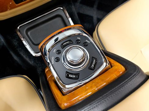 Used 2013 Rolls-Royce Phantom Sedan RWD image 84