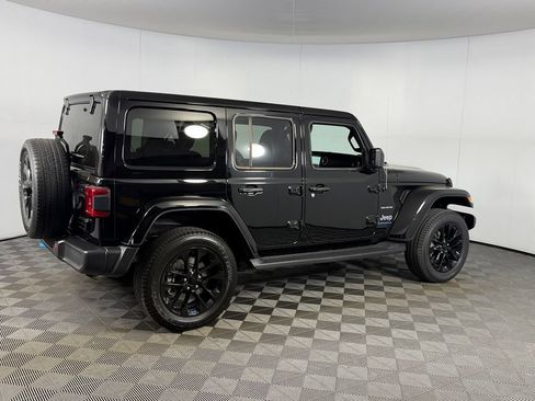 Used 2023 Jeep Wrangler Unlimited Sahara w/ Cold Weather Group AWD/4WD image 7