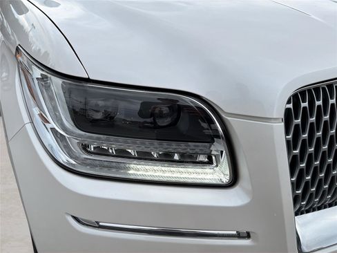 Used 2019 Lincoln Navigator Reserve AWD/4WD image 34