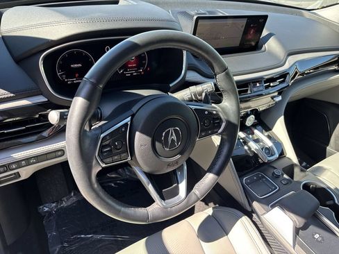 Used 2023 Acura MDX SH-AWD w/ Advance Package image 11