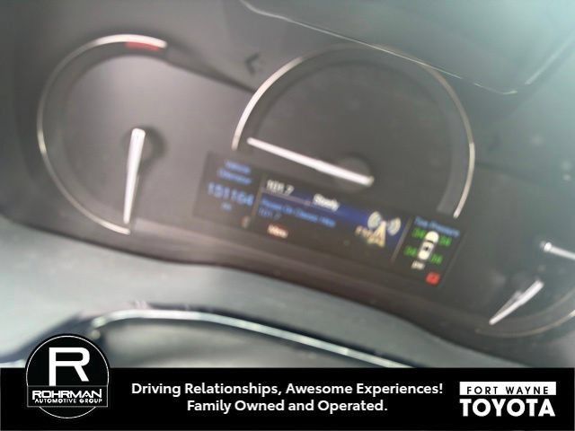 Used 2017 Cadillac XT5 Luxury w/ Driver Awareness Package FWD image 10