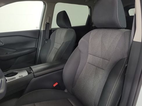 Used 2024 Nissan Rogue SV FWD image 19