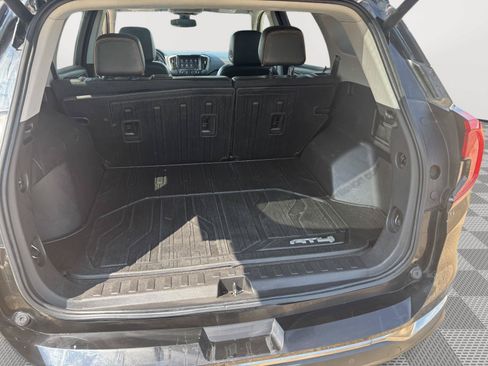 Used 2023 GMC Terrain AT4 w/ LPO, Floor Liner Package AWD/4WD image 21