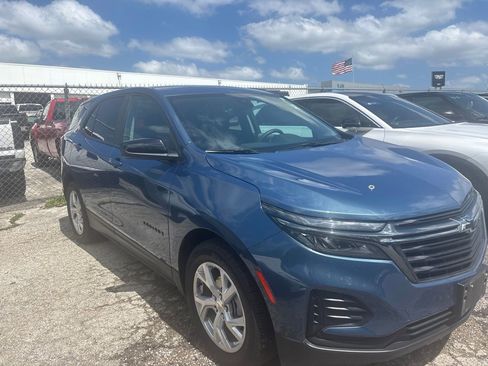 Used 2024 Chevrolet Equinox LS w/ LS Convenience Package FWD image 6