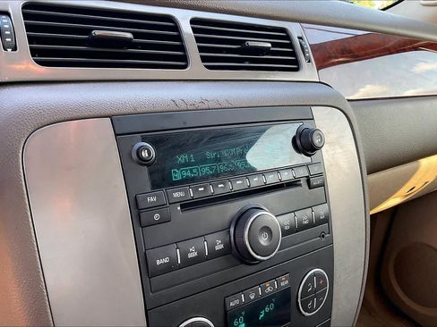 Used 2014 GMC Yukon SLT RWD image 32