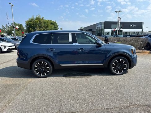 New 2025 Kia Telluride SX w/ SX Captain's Chair Package image 2
