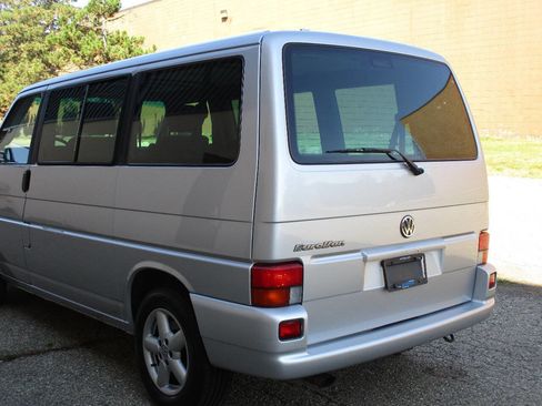 Used 2002 Volkswagen Eurovan GLS image 36