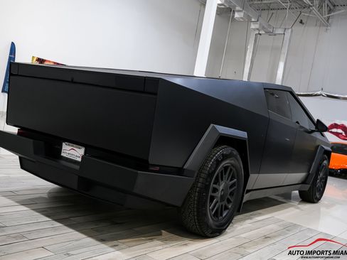 Used 2026 Tesla Cybertruck AWD Crew Cab image 23