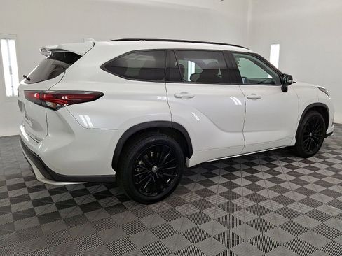 Used 2024 Toyota Highlander XSE AWD/4WD image 18
