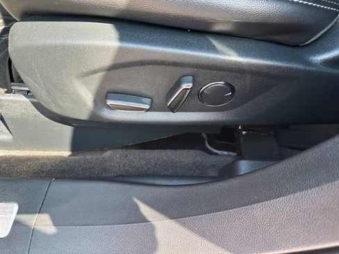 Used 2018 Ford Explorer Limited AWD/4WD image 27