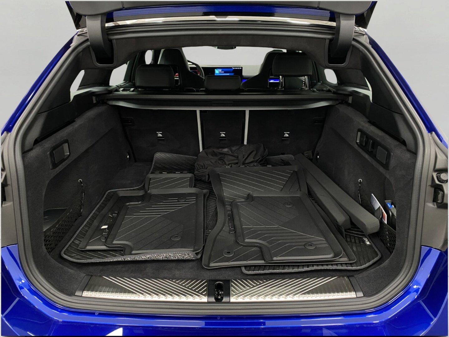Used 2027 BMW M5 Touring w/ M Driver's Package AWD/4WD image 5