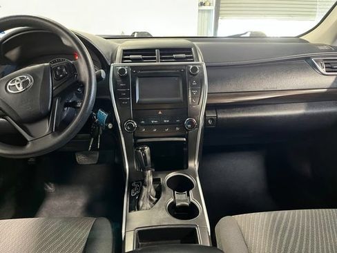 Used 2015 Toyota Camry LE FWD image 20