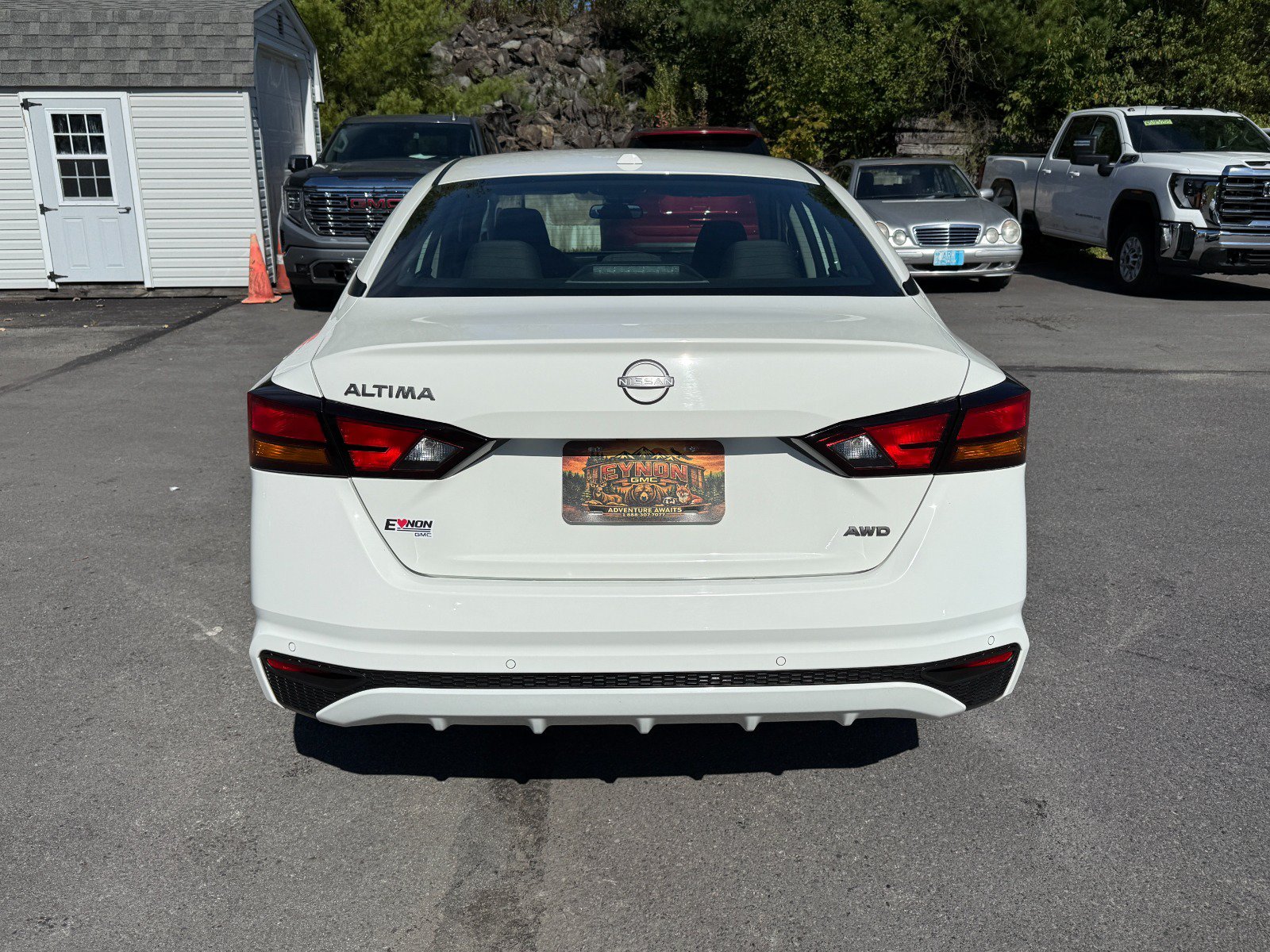 Used 2025 Nissan Altima 2.5 SV AWD/4WD image 4