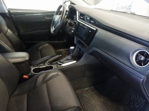 Used 2017 Toyota Corolla SE image 19