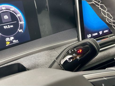 Certified 2025 Volkswagen Tiguan S image 14