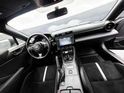 Used 2023 Toyota GR86 Premium w/ ALL Weather Mat Package (TMS) RWD image 18