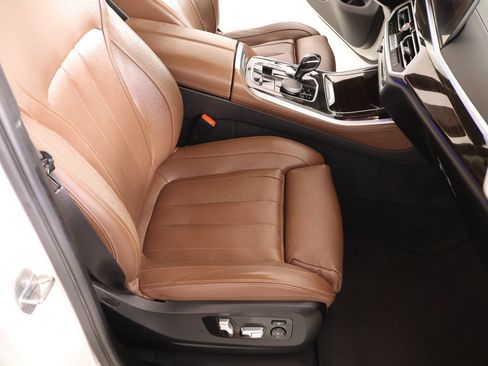 Used 2020 BMW X5 sDrive40i w/ Luxury Seating Package RWD image 14