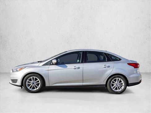 Used 2016 Ford Focus SE image 8