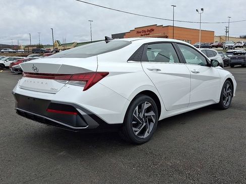 New 2026 Hyundai Elantra Limited FWD image 4