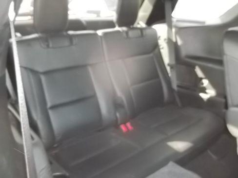 Used 2020 Ford Explorer XLT w/ Equipment Group 202A AWD/4WD image 17