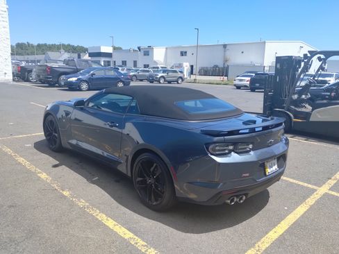 Used 2023 Chevrolet Camaro LT w/ RS Package image 5