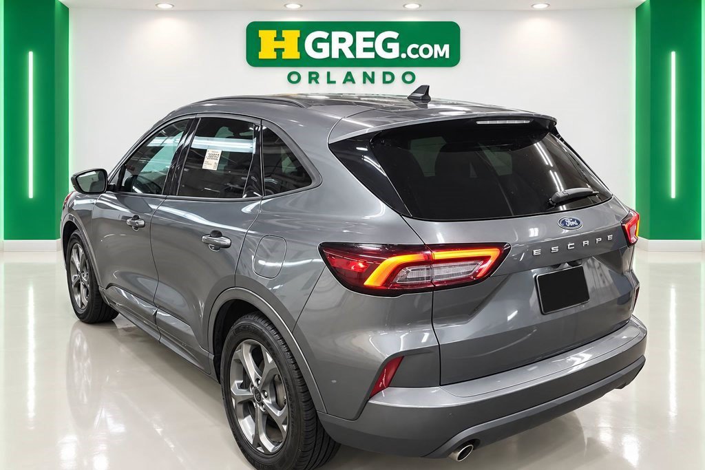 Used 2023 Ford Escape ST-Line FWD image 2