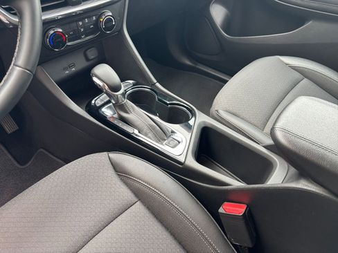 Used 2025 Buick Encore GX Preferred FWD image 40