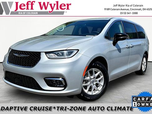 Used 2024 Chrysler Pacifica Touring-L FWD image 1