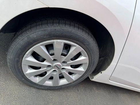 Used 2019 Nissan Sentra SV image 4