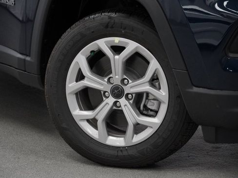 New 2026 Jeep Compass Latitude image 4