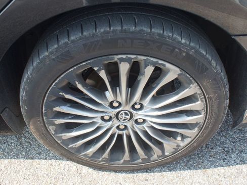 Used 2016 Toyota Avalon Limited FWD image 18