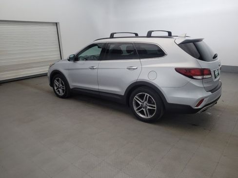 Used 2018 Hyundai Santa Fe SE image 3