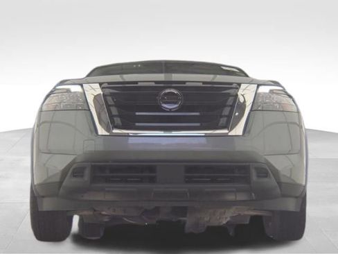 Used 2024 Nissan Pathfinder SV image 3