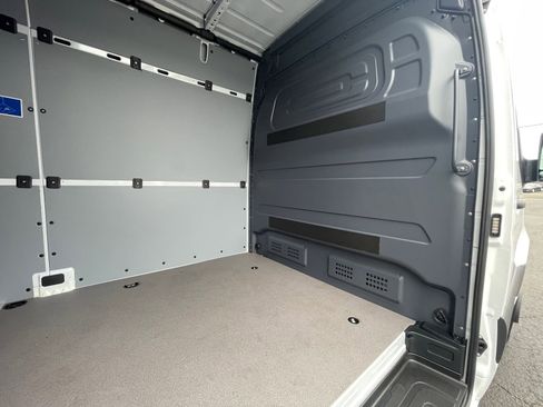 Used 2025 Mercedes-Benz Sprinter 4500 image 8
