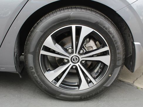 Used 2022 Nissan Sentra SV FWD image 32