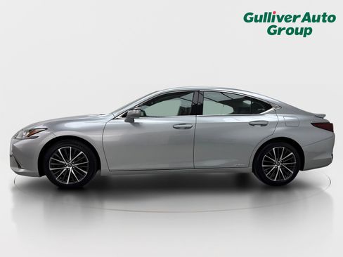 Used 2022 Lexus ES 300h w/ Premium Package FWD image 3