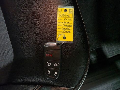 Used 2019 Jeep Compass Altitude w/ Cold Weather Group image 42